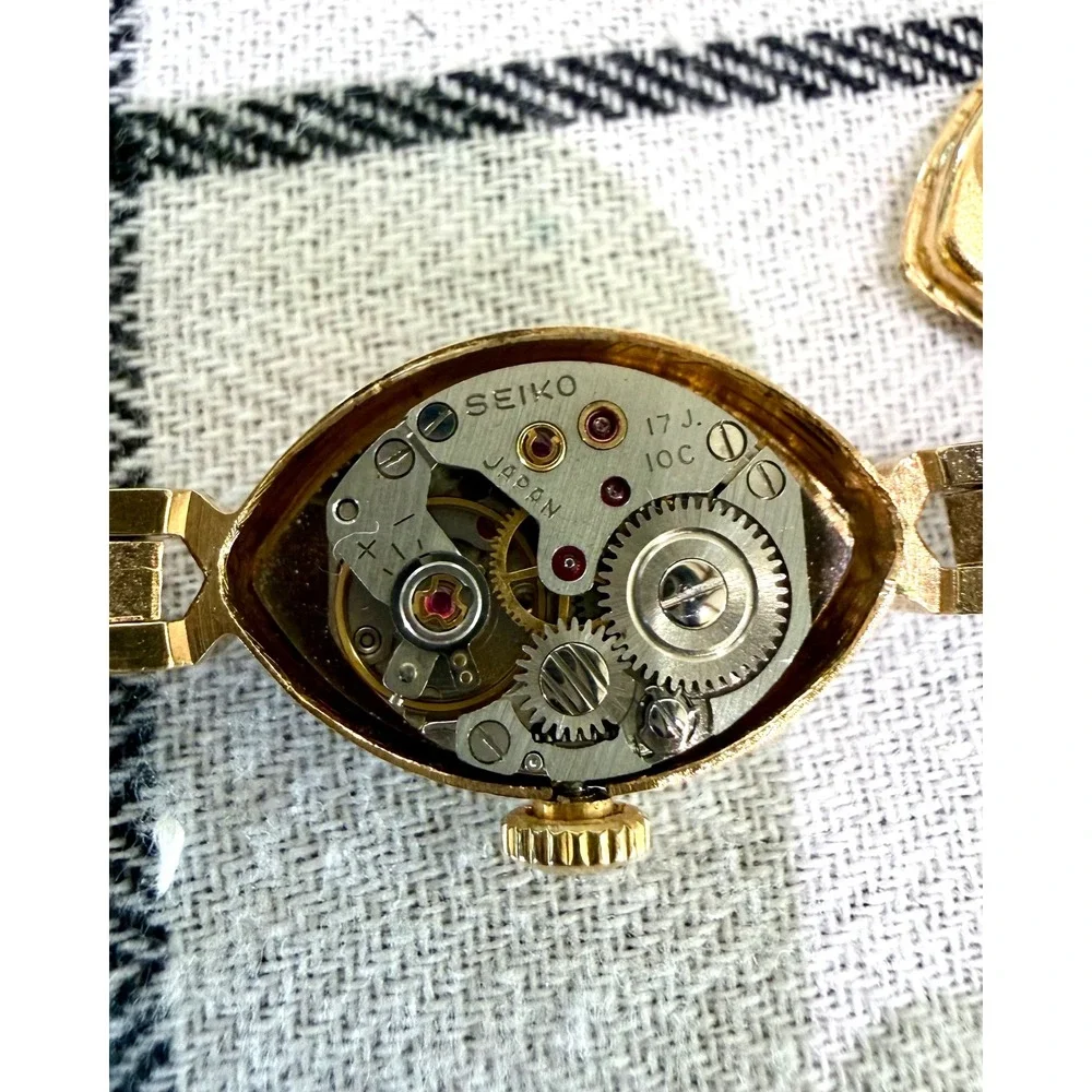 Vintage Seiko Diashock 10C 17J Ladies Mechanical Watch 10-7001 Running Japan